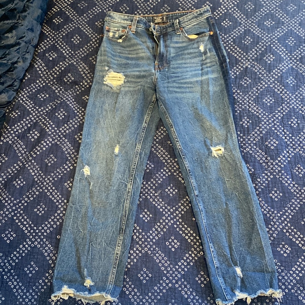 A&F Simone high rise ankle straight jean. Great condition!
